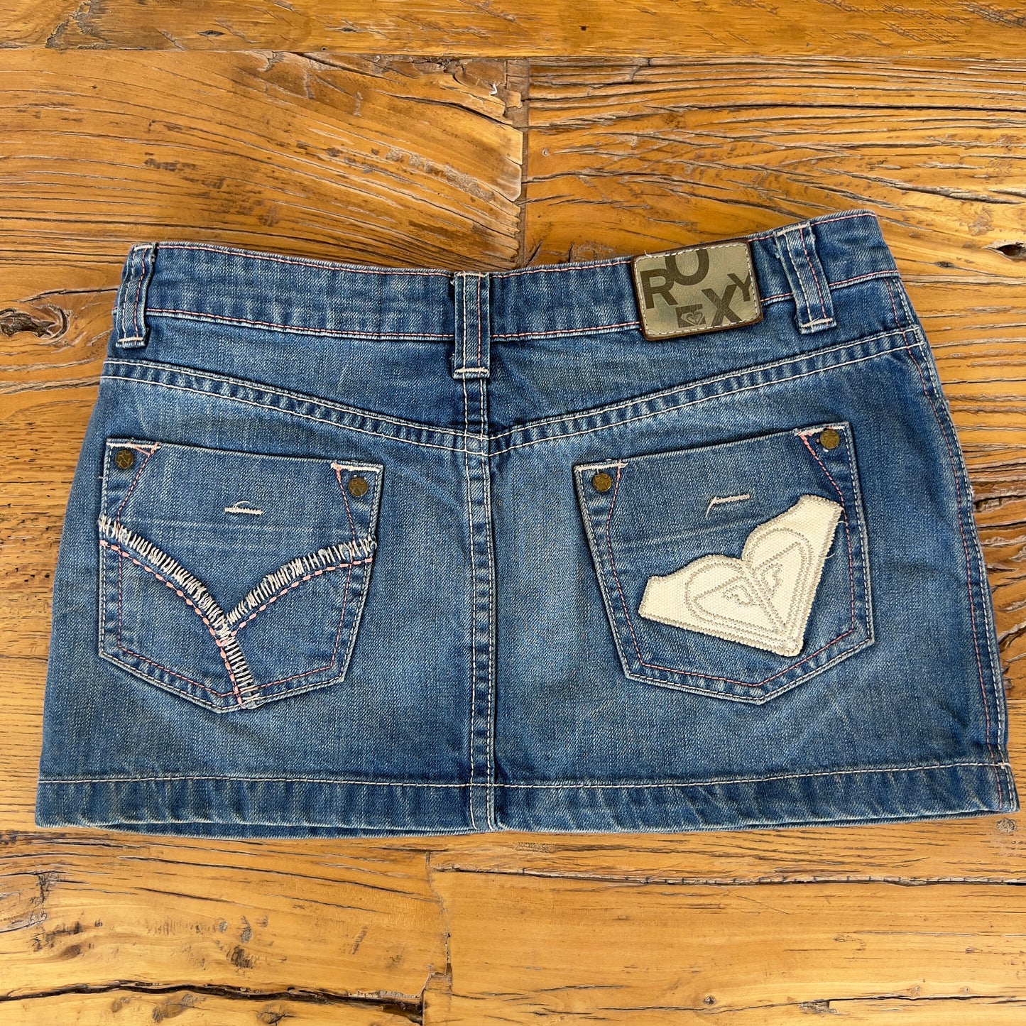 y2k Roxy mini skirt