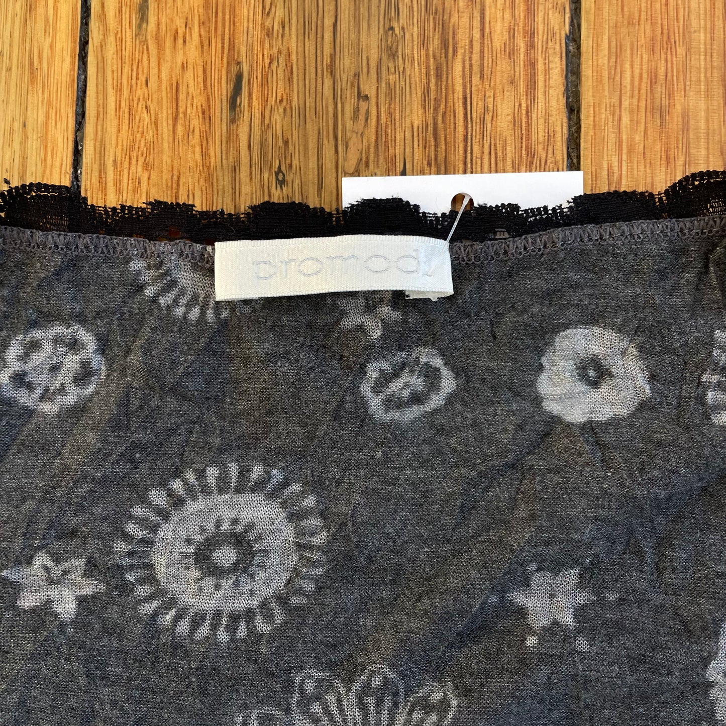 graphic lace wrap tee