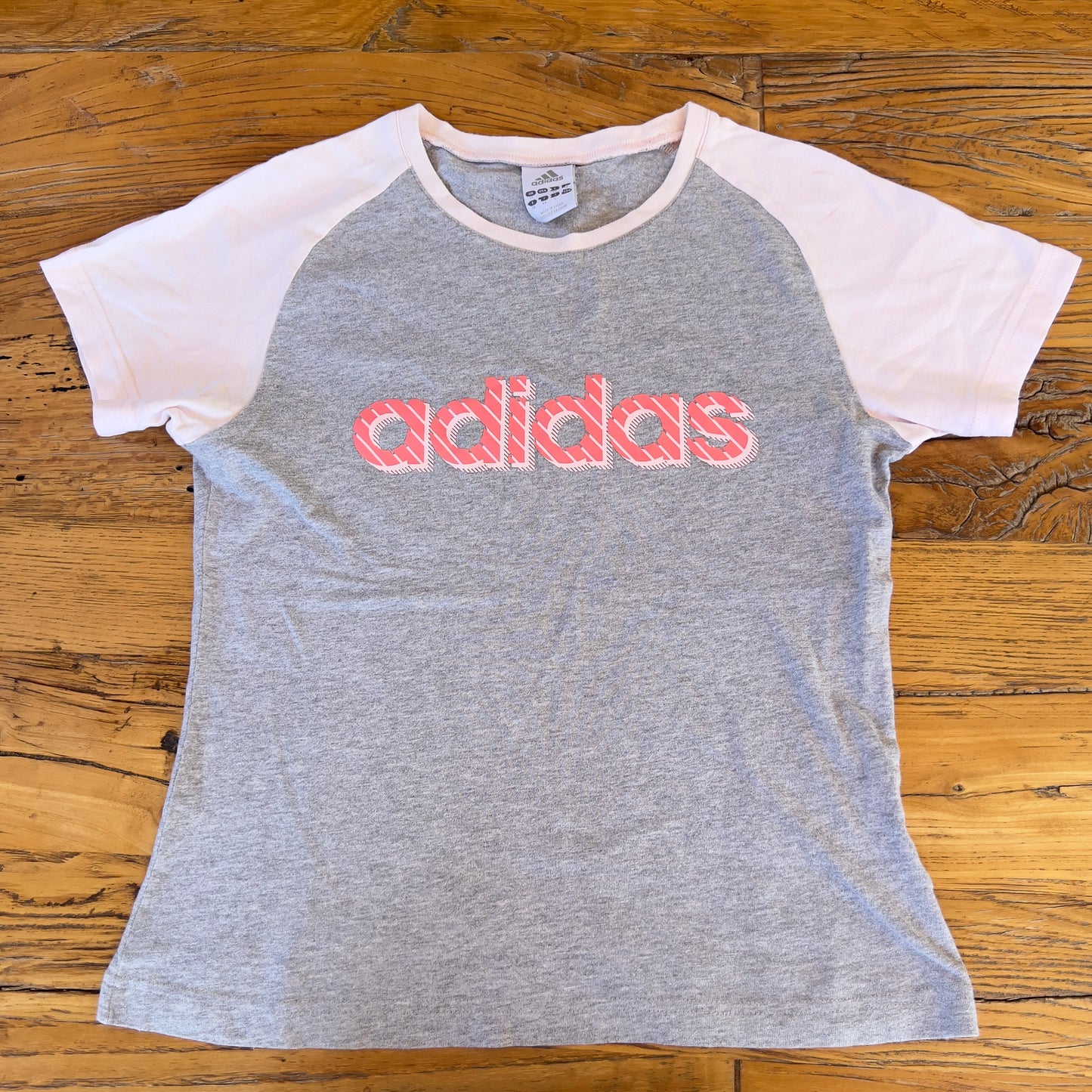 y2k Adidas t-shirt