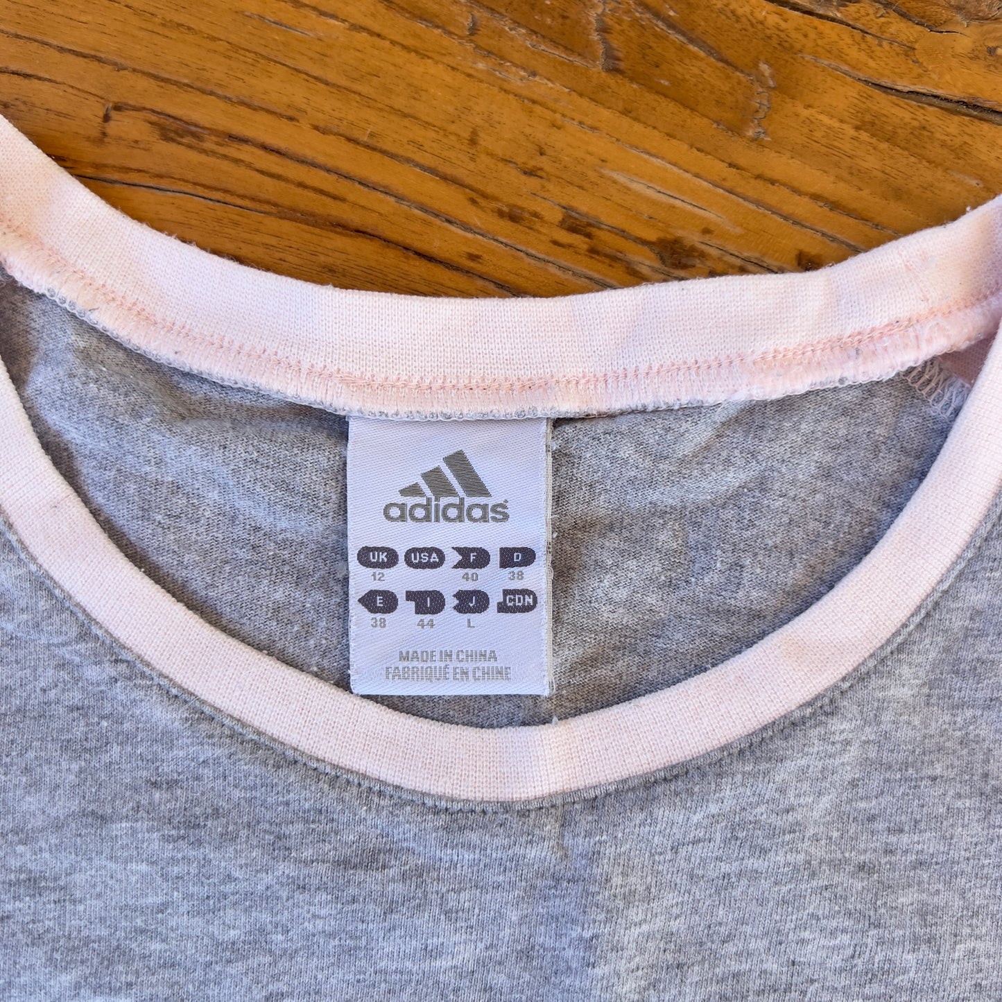 y2k Adidas t-shirt