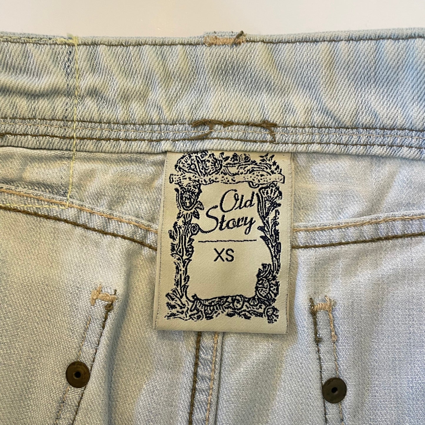 2000s light denim mini skirt