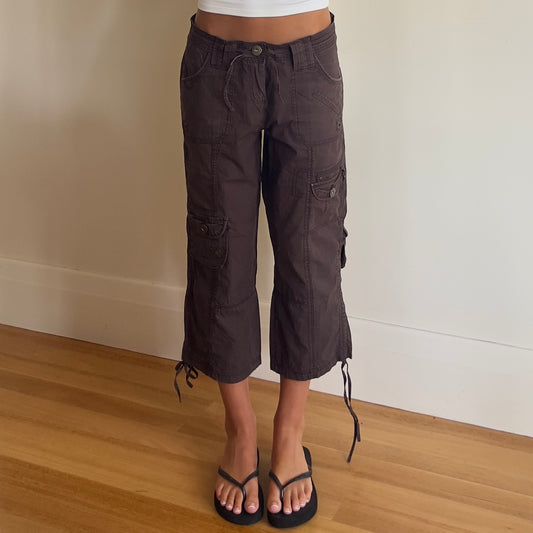 brown 3/4 cargo pants