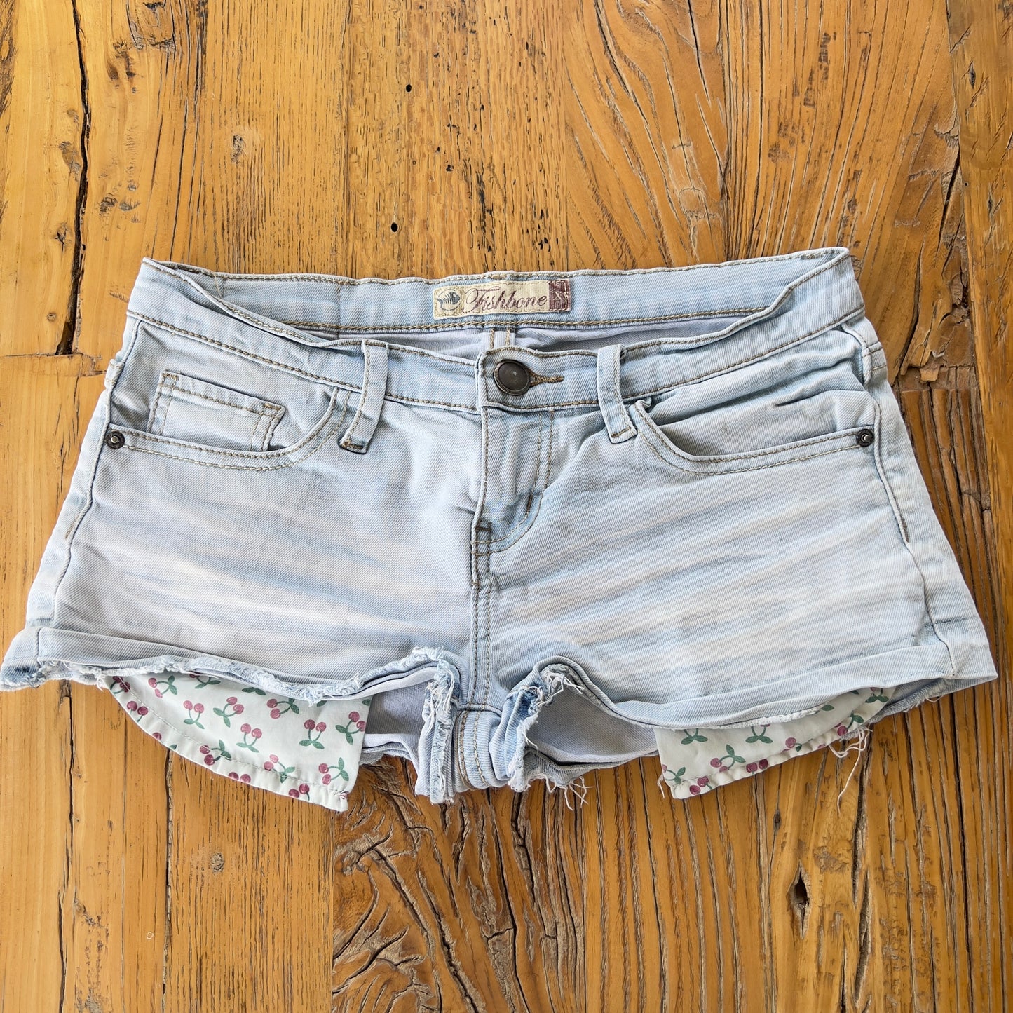 2000s low rise mini shorts