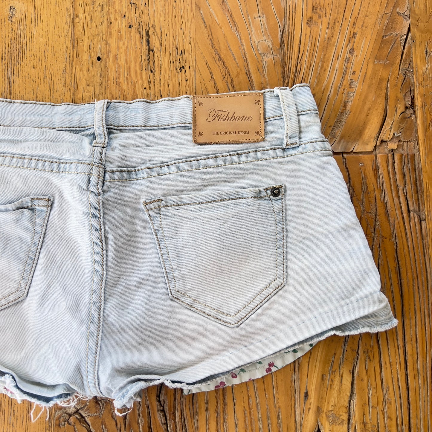 2000s low rise mini shorts
