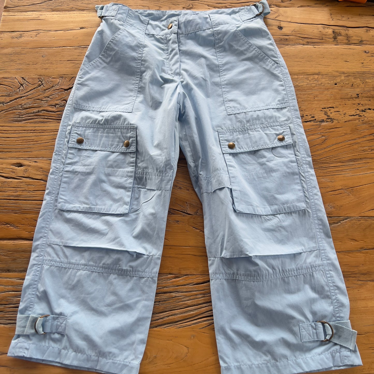 blue 3/4 cargo capris