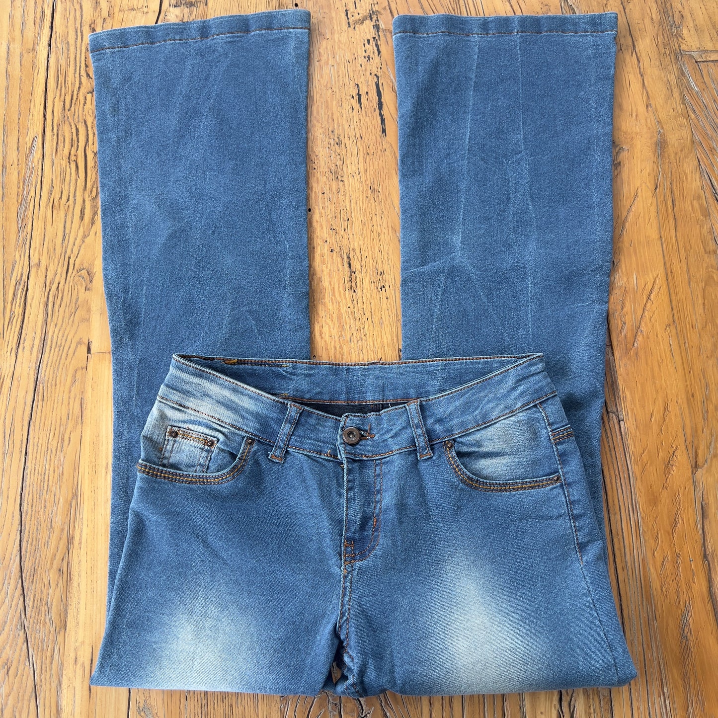 y2k low rise flared jeans