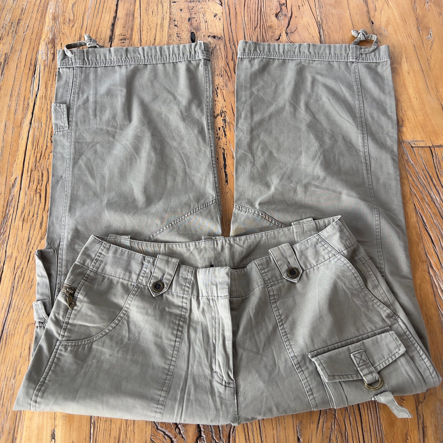 wide leg cargo jeans