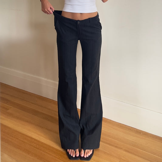 90s low rise black trousers