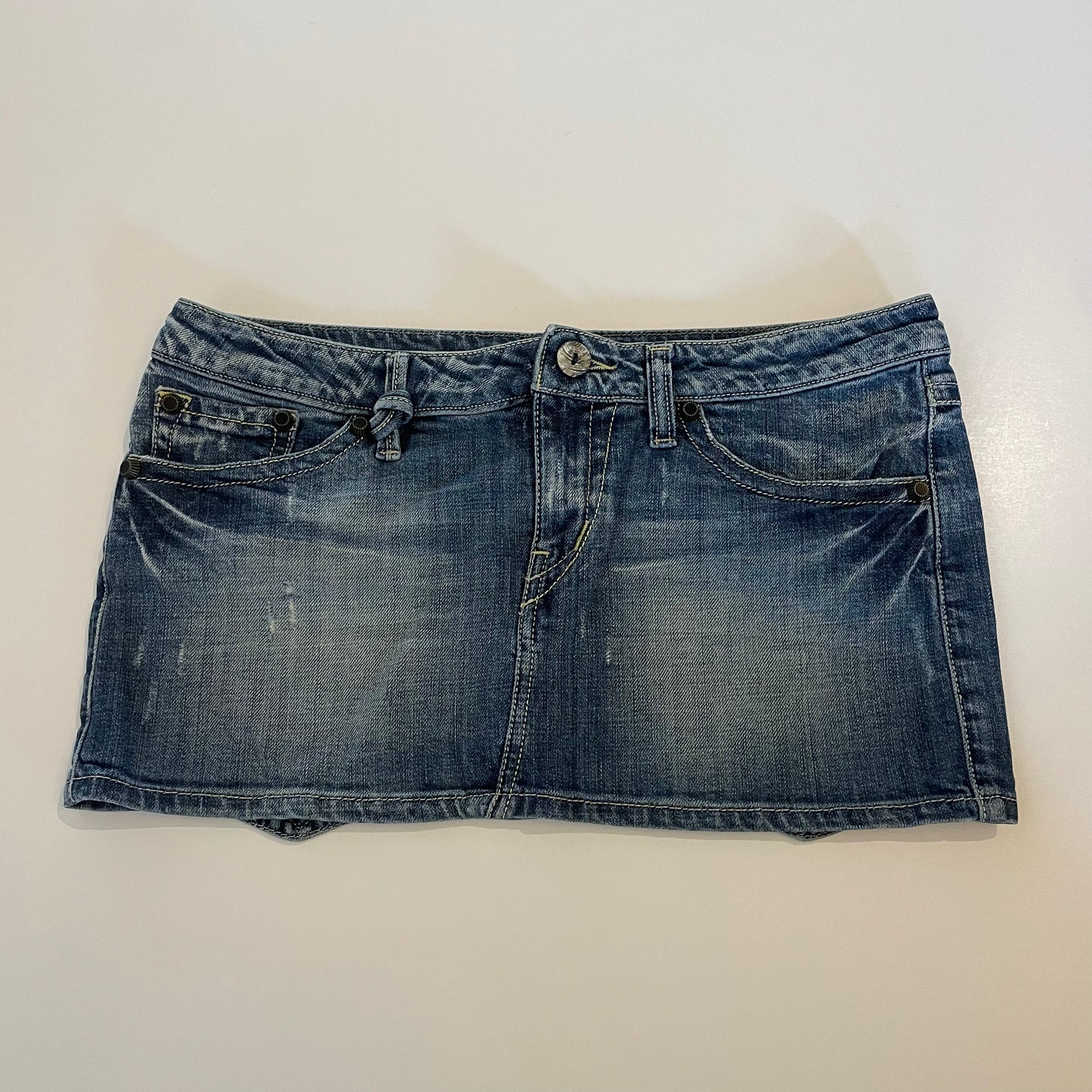 y2k low rise mini skirt