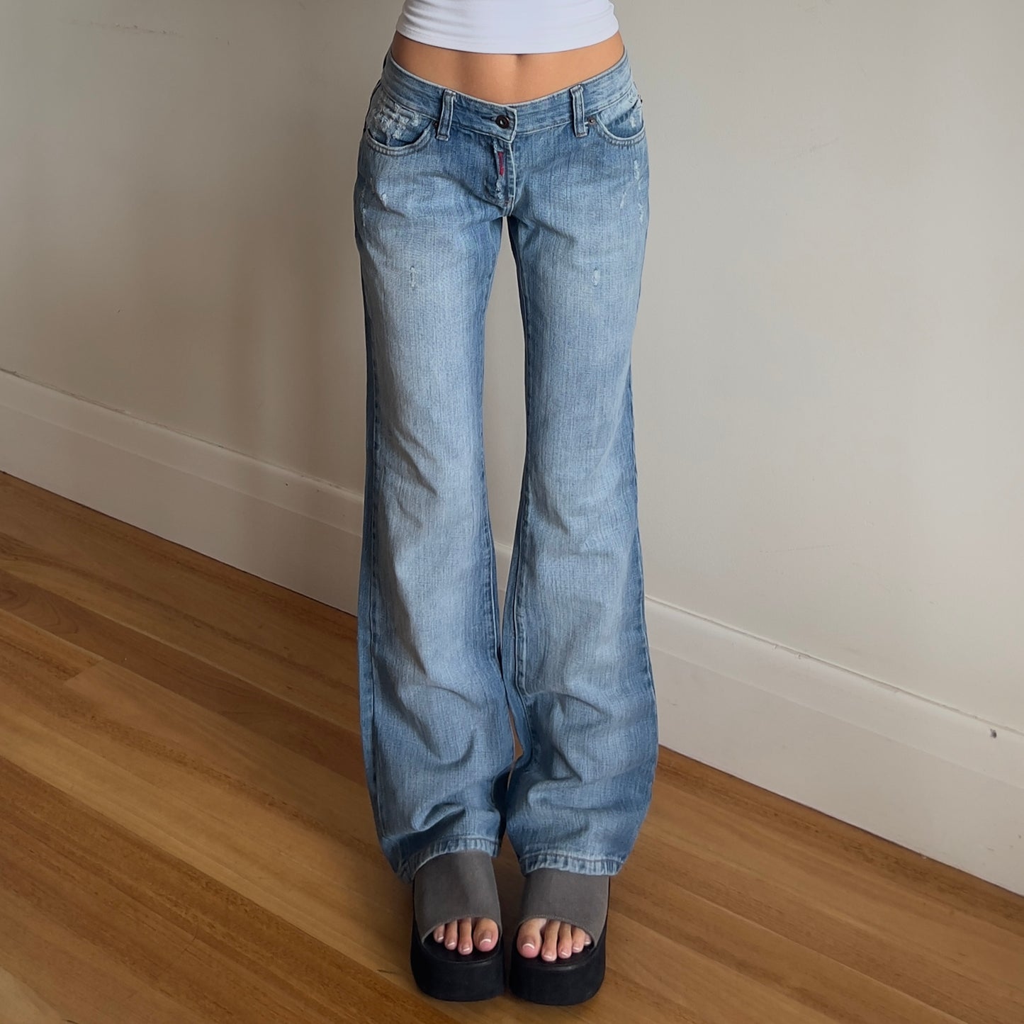 light wash baggy jeans
