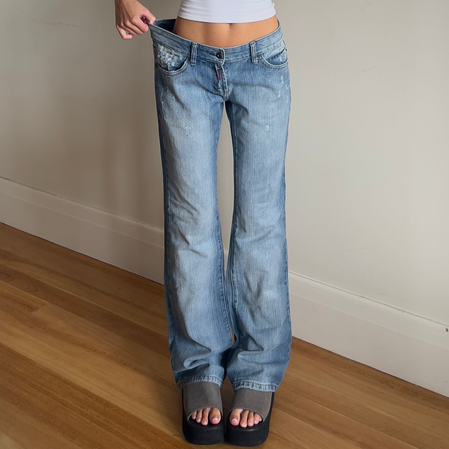 light wash baggy jeans