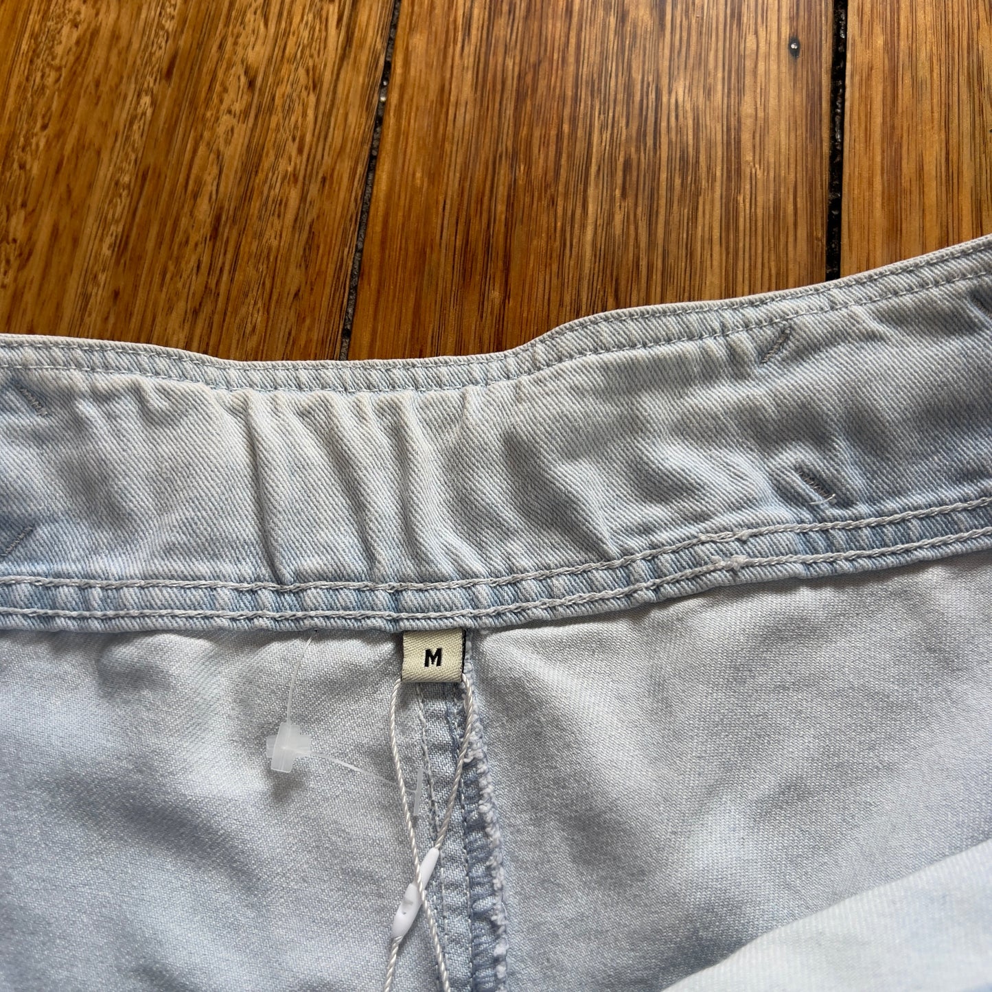 light wash denim capris