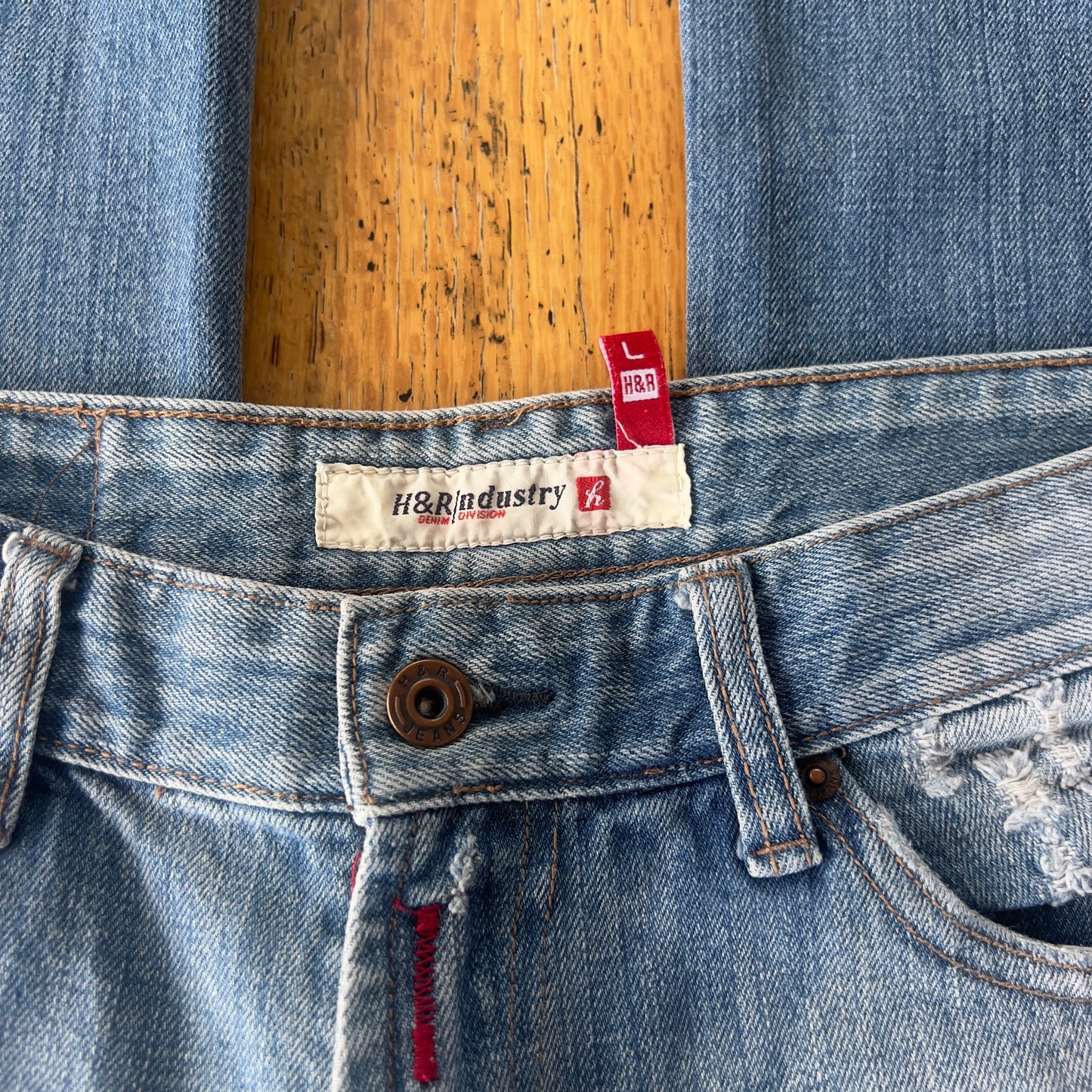 light wash baggy jeans