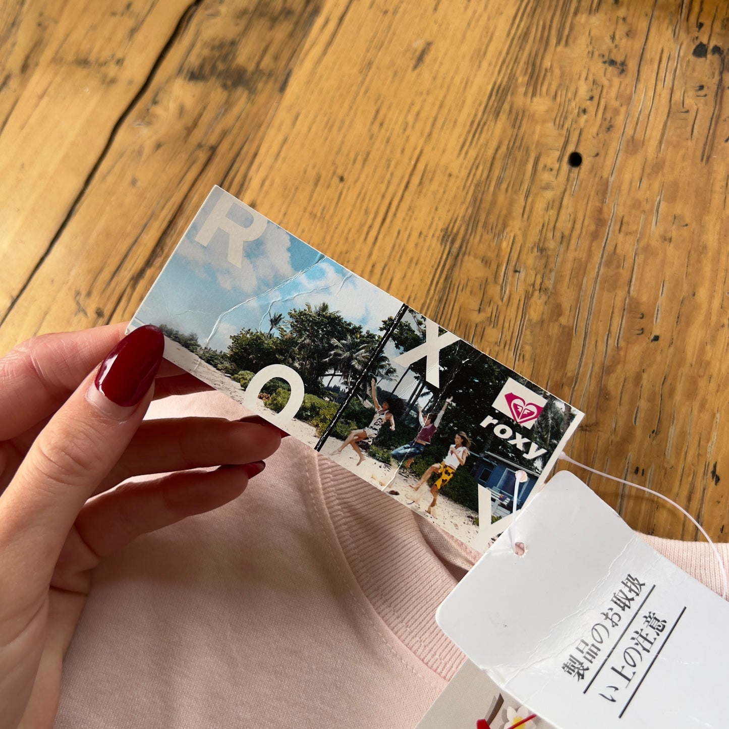 2000s graphic Roxy tee