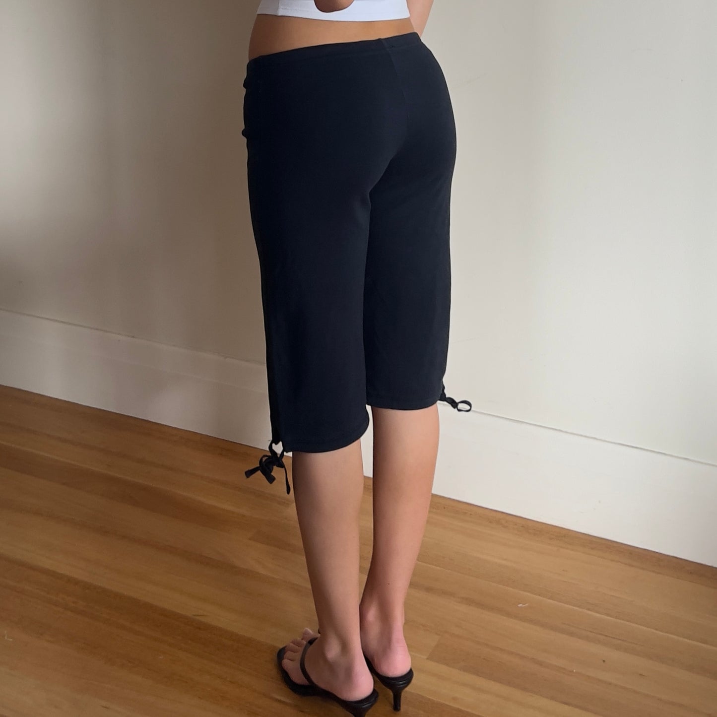 black low rise capris