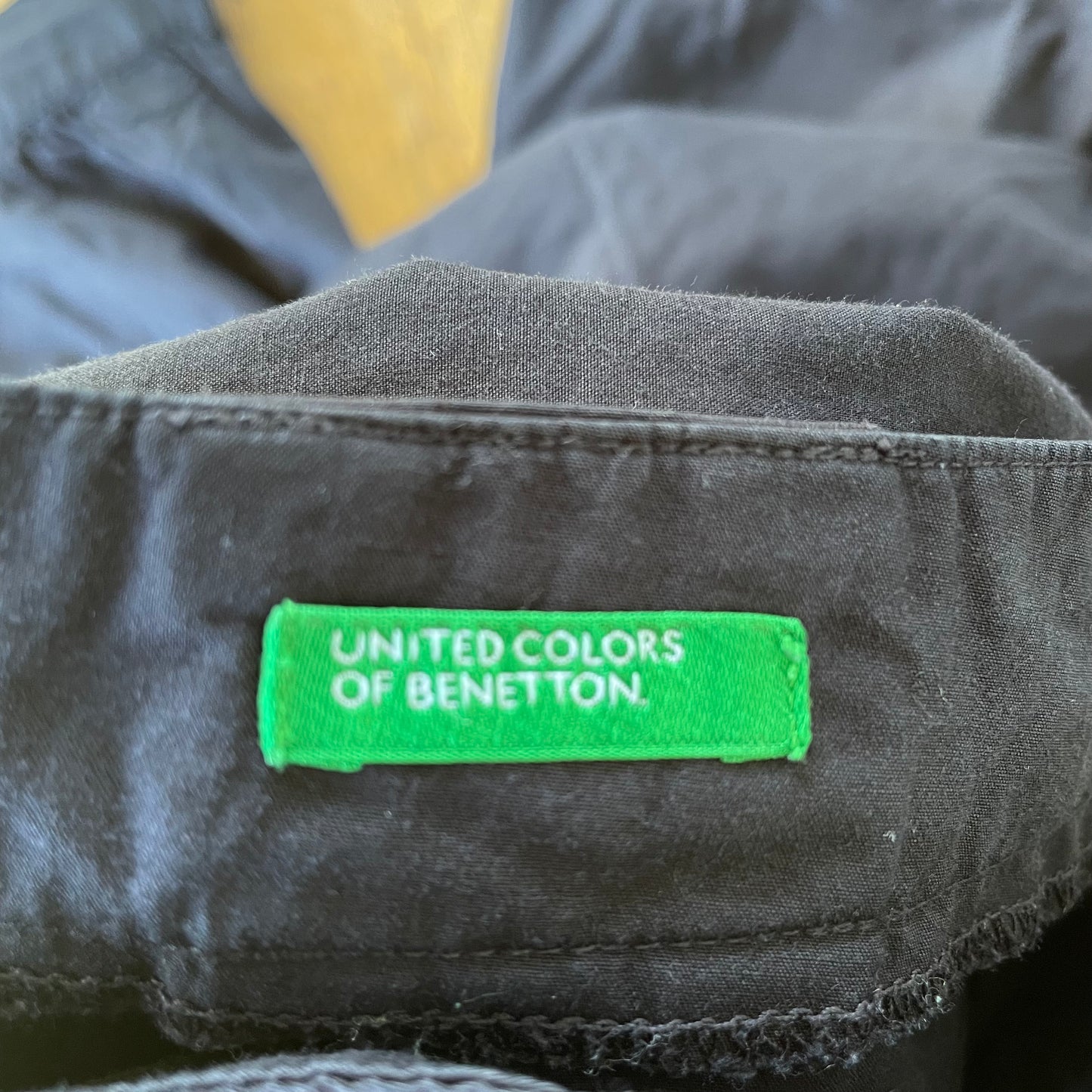 black 3/4 capri pants