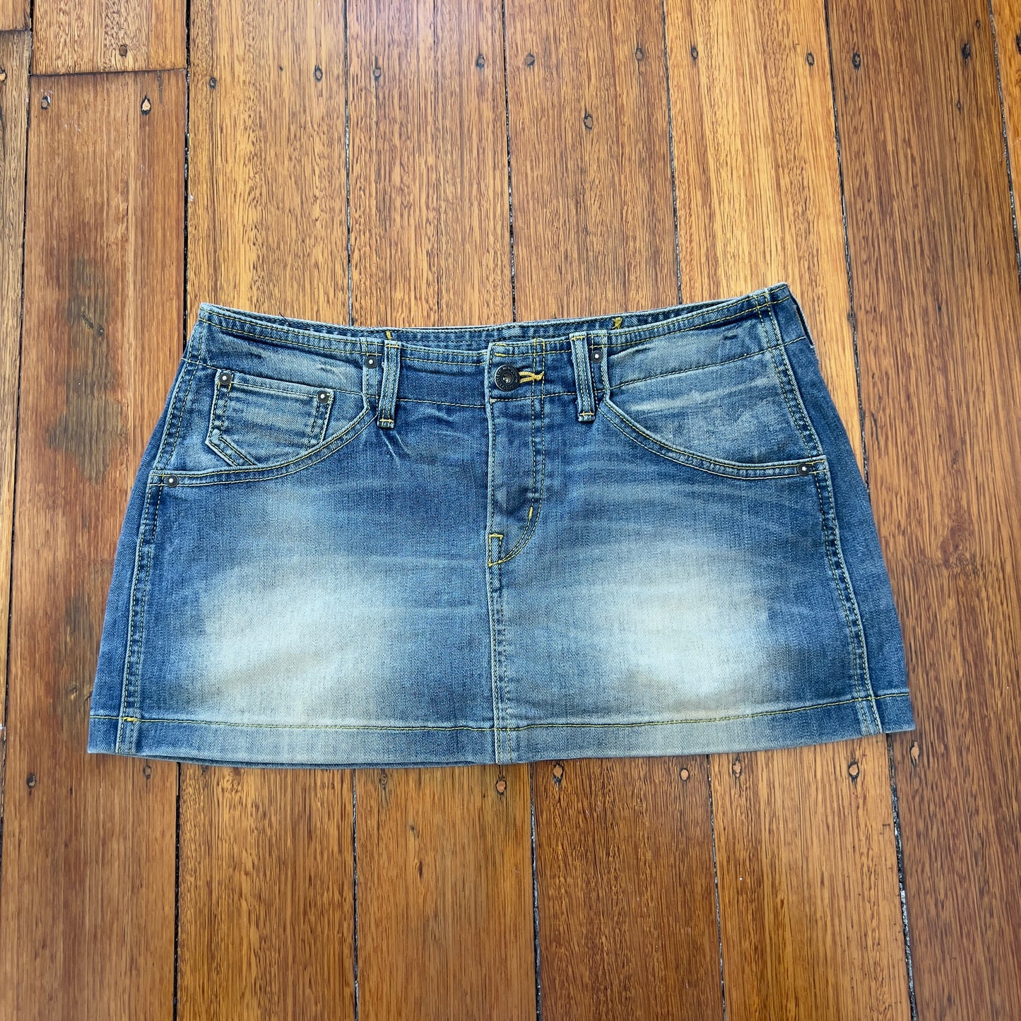 Levi's mini skirt