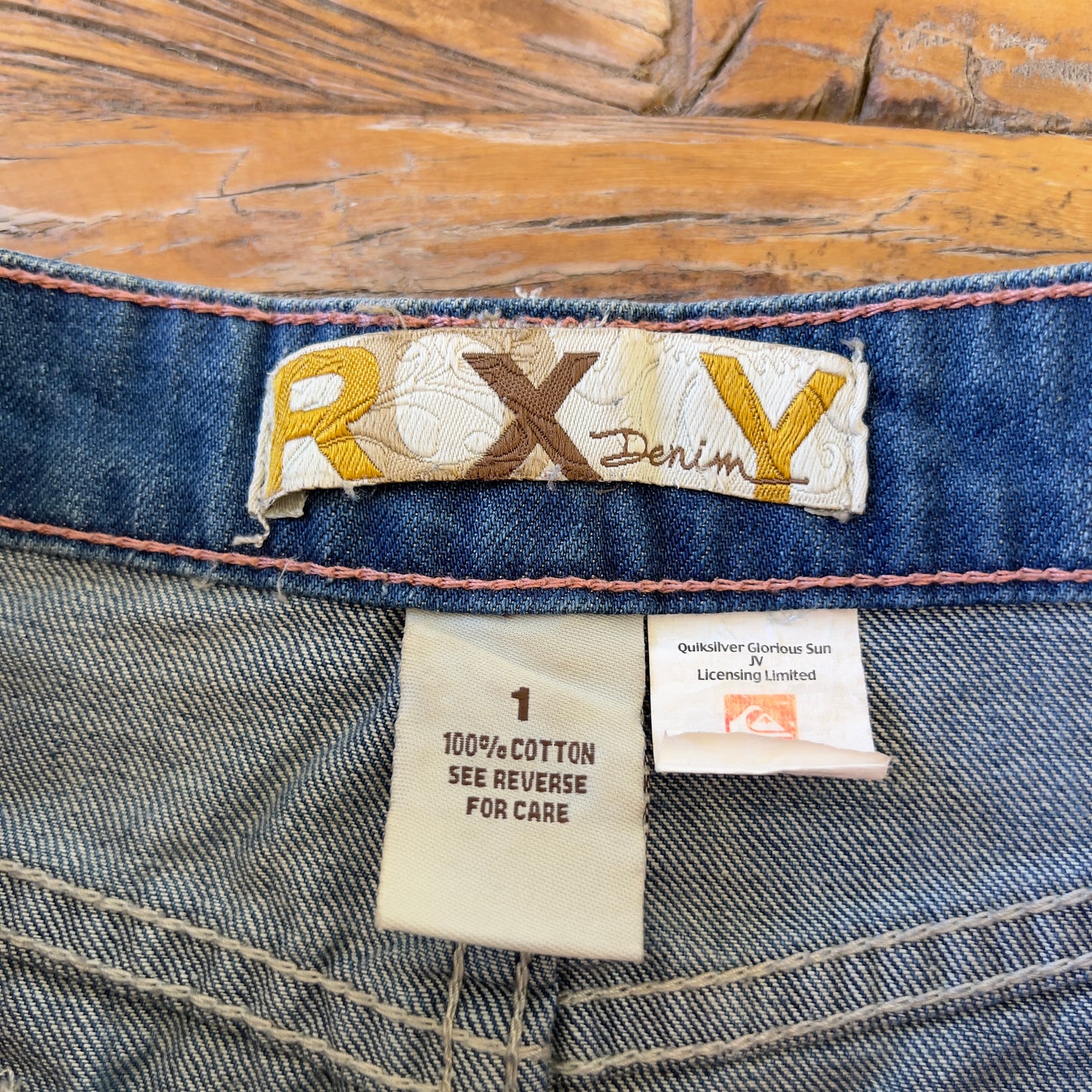y2k Roxy mini skirt