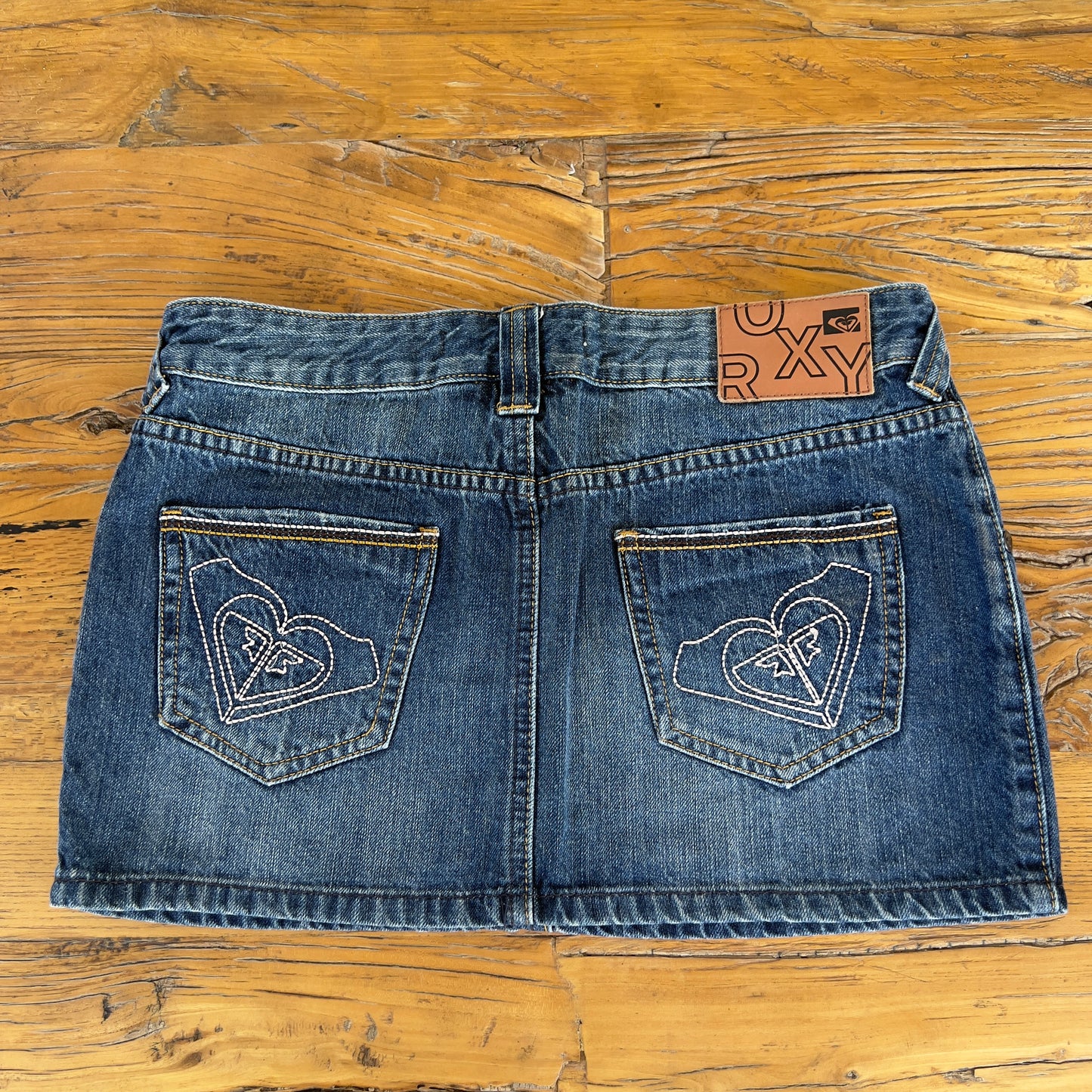 y2k Roxy mini skirt