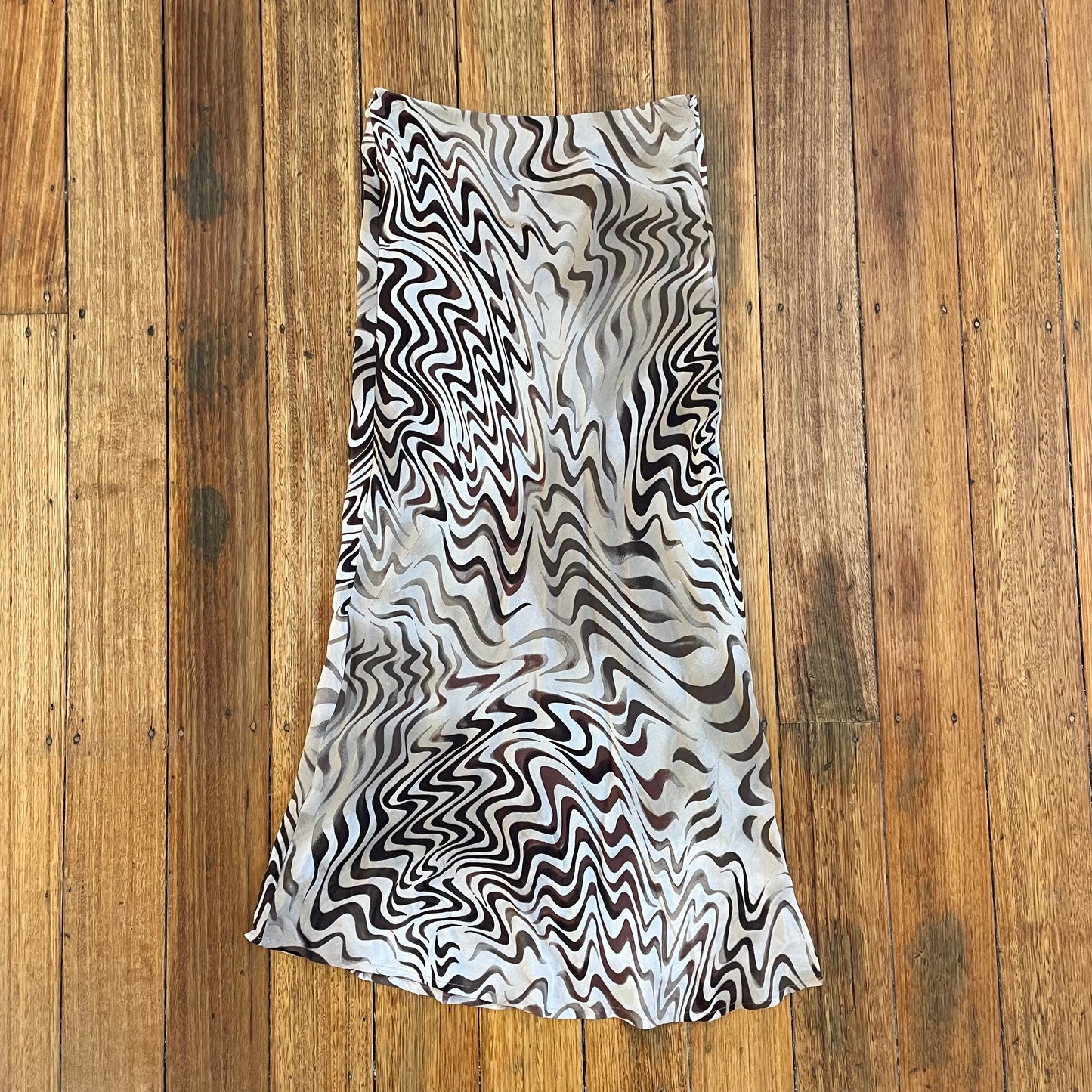 graphic print maxi skirt