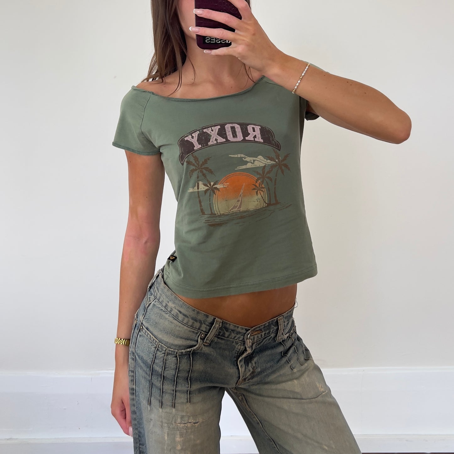 graphic Roxy off-shoulder tee