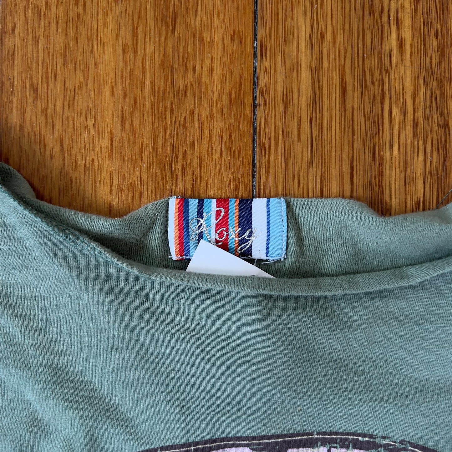 graphic Roxy off-shoulder tee