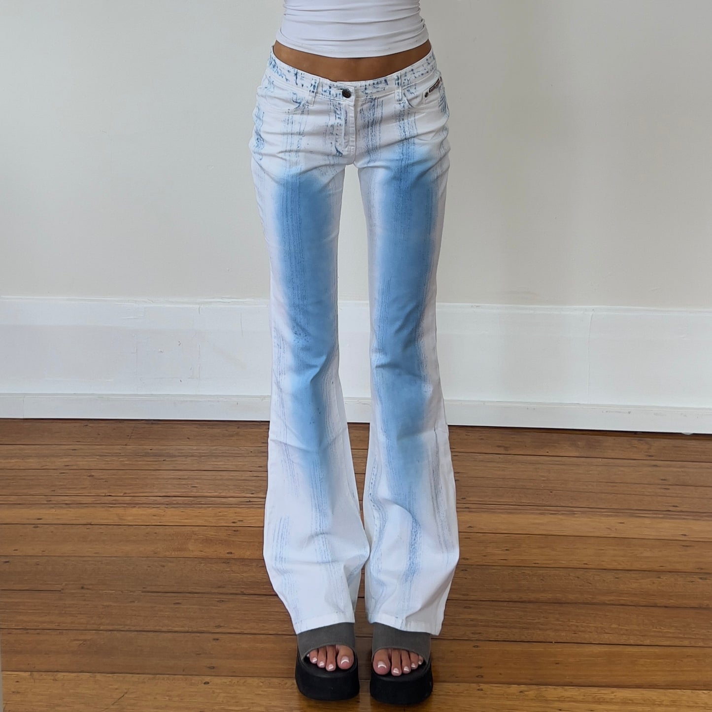 deadstock blue/white jeans