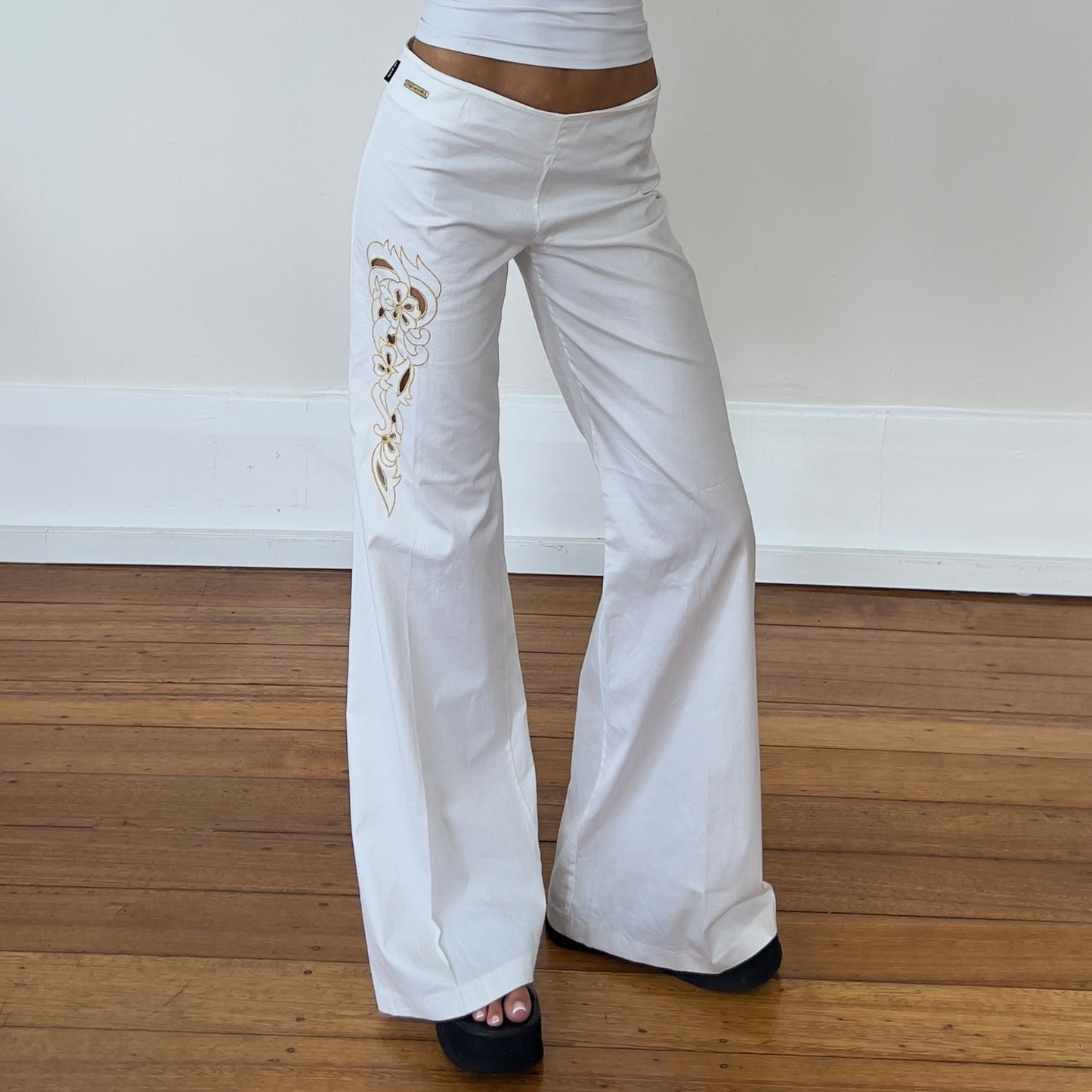 white wide leg pants