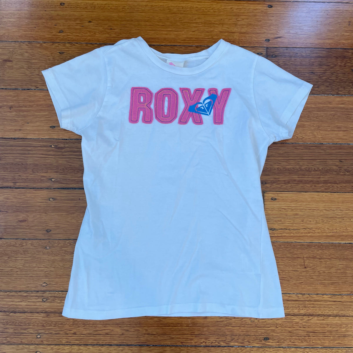graphic embroidered tee