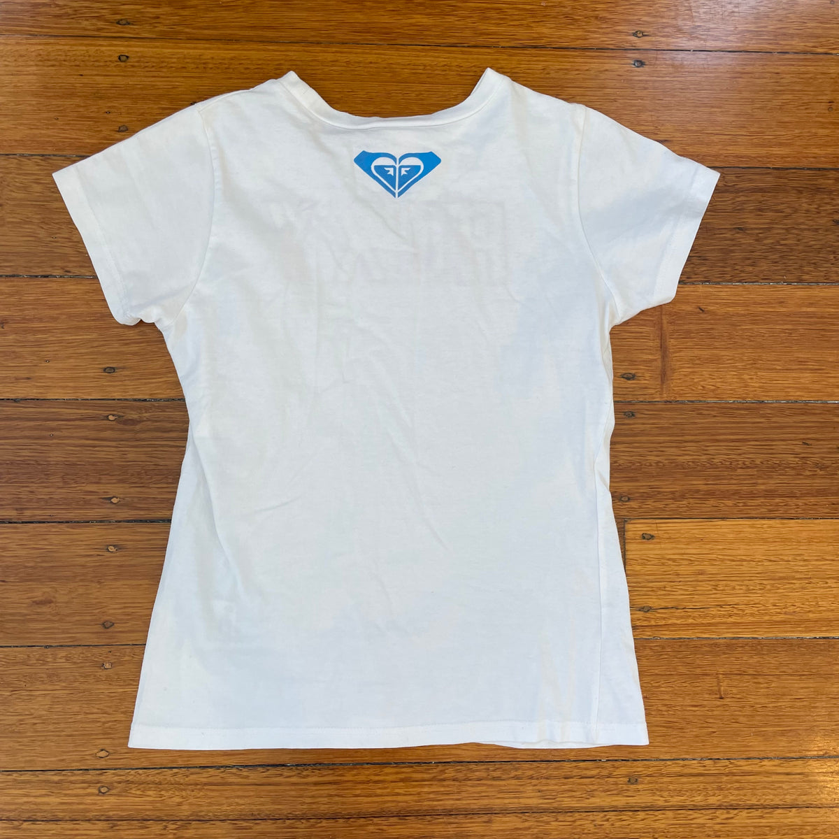 graphic embroidered tee