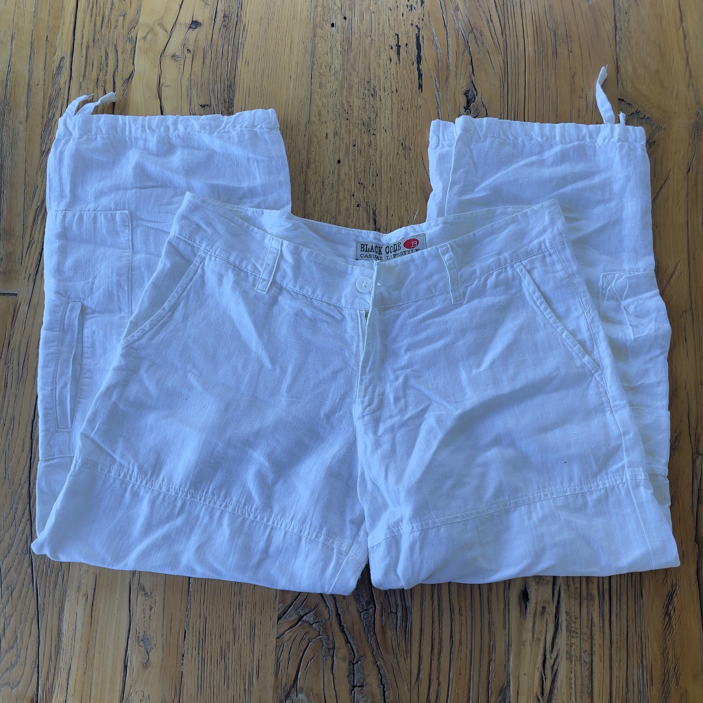 white cotton/linen cargo pants