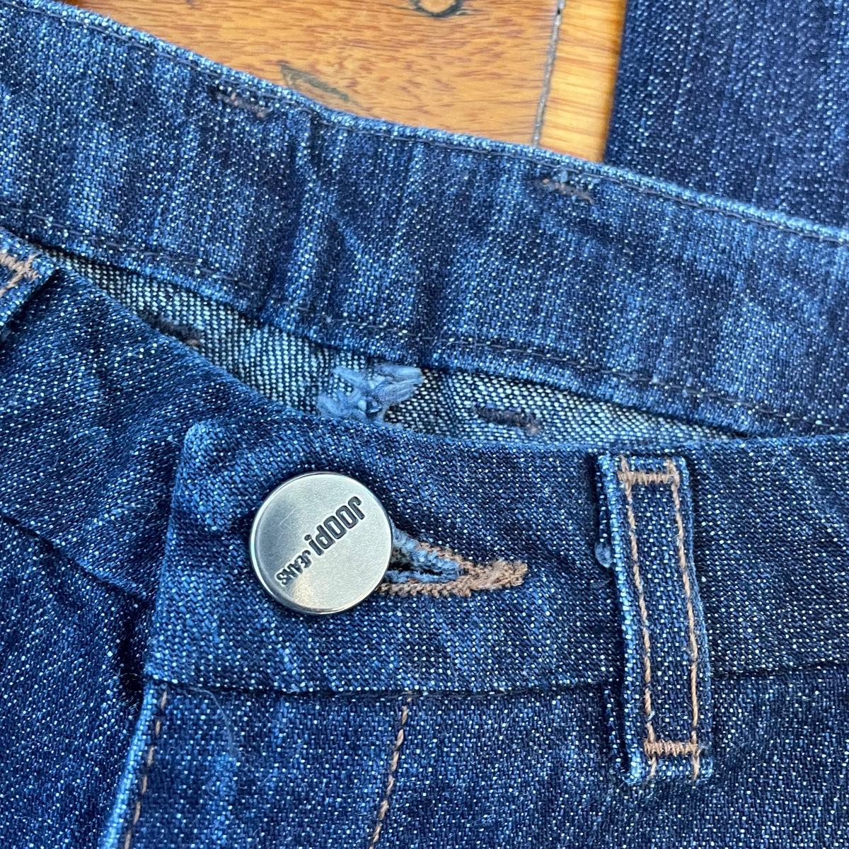 dark wash denim jeans