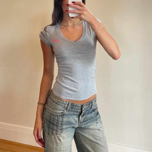 grey Nike tee