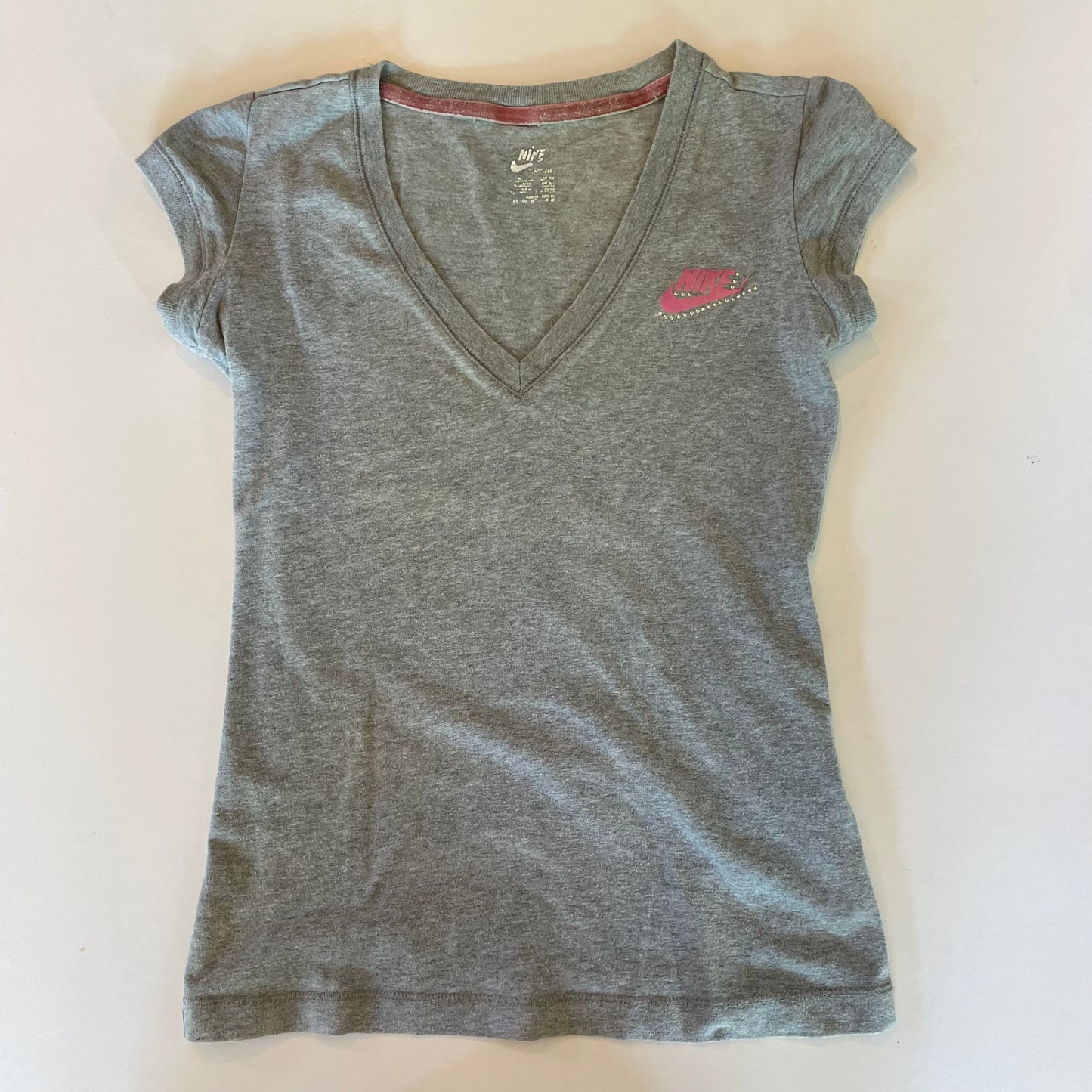 grey Nike tee