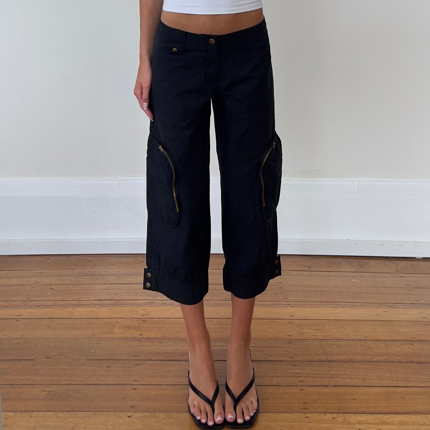 black 3/4 capri pants