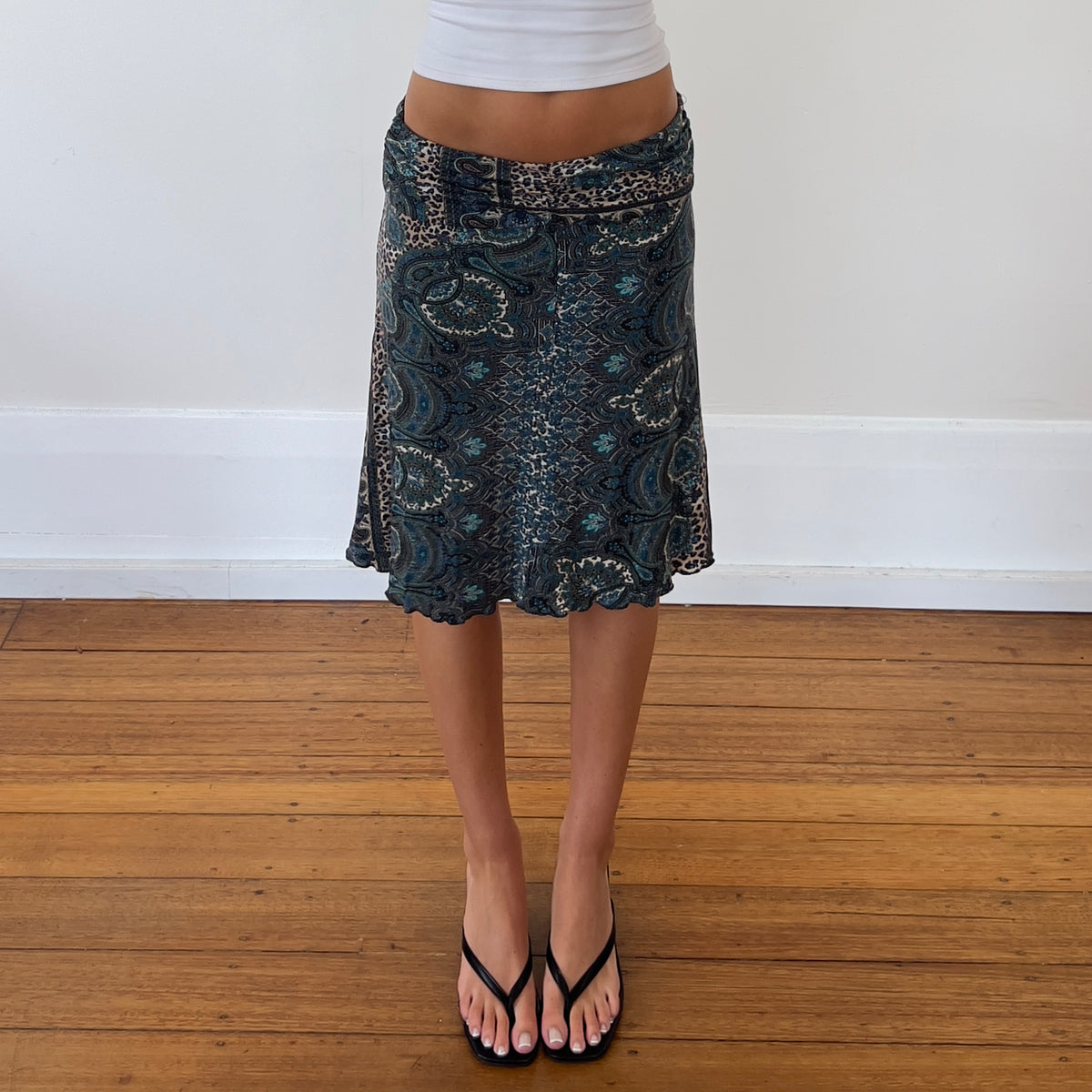 graphic print midi skirt