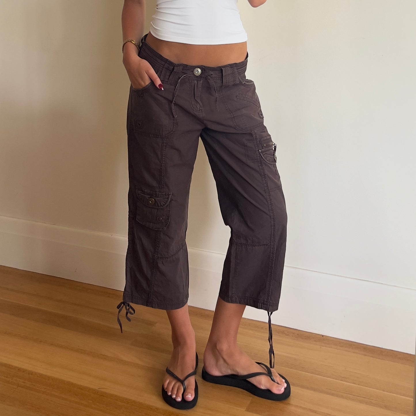 brown 3/4 cargo pants