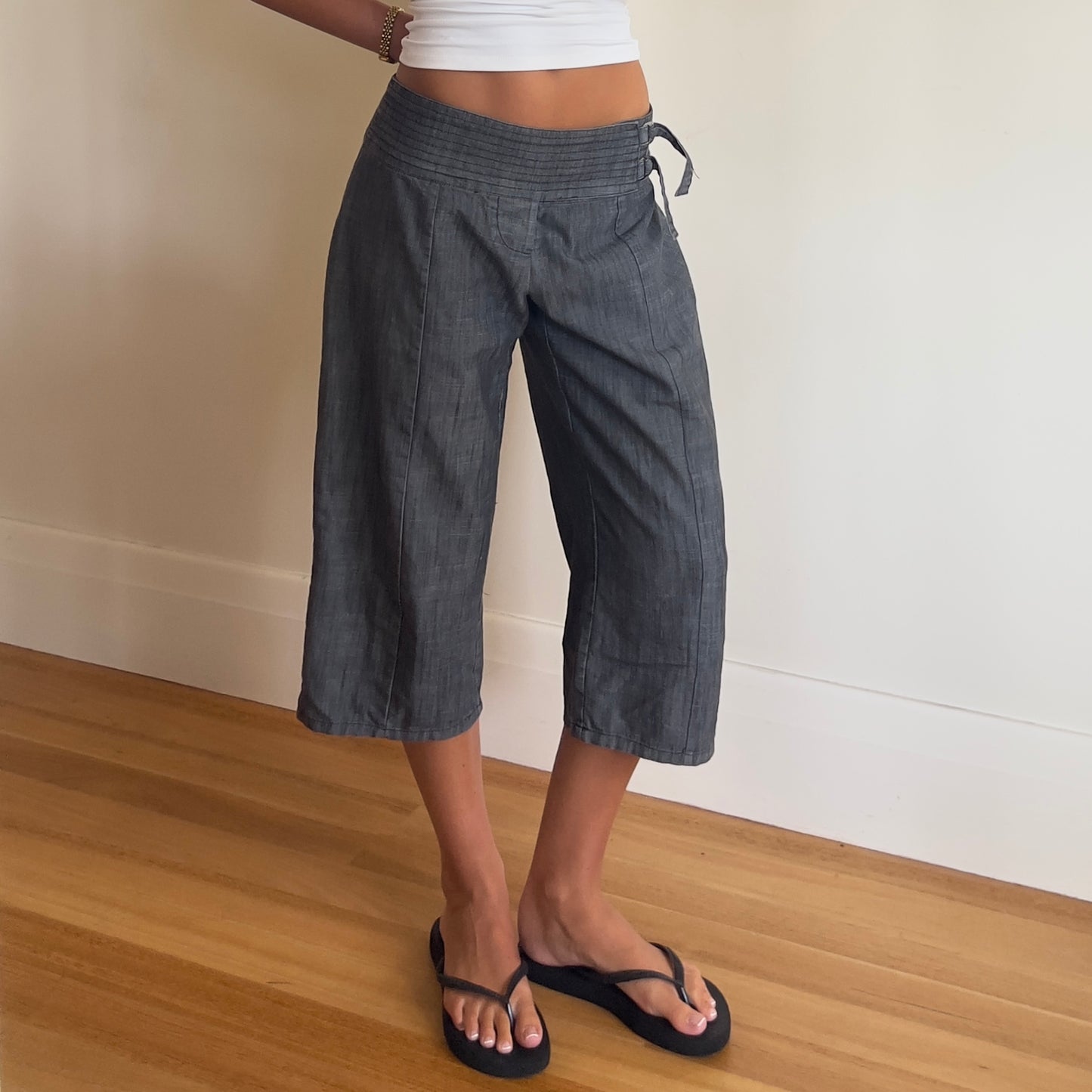 grey 3/4 pants