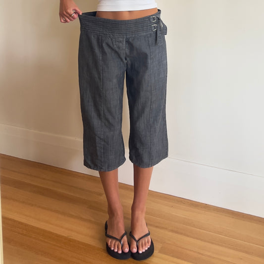 grey 3/4 pants
