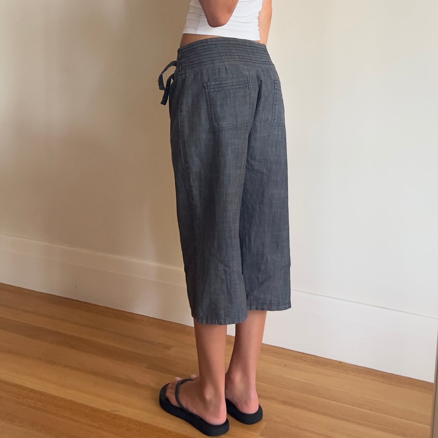 grey 3/4 pants