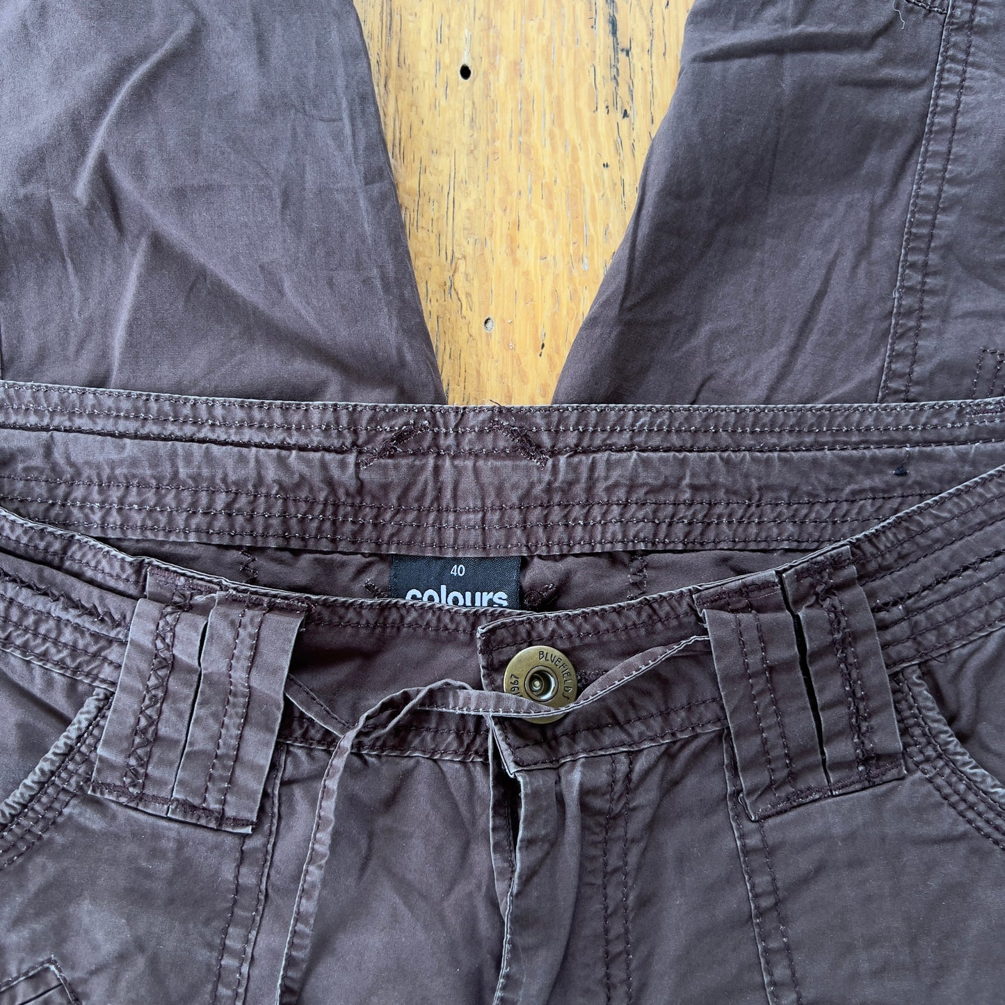 brown 3/4 cargo pants