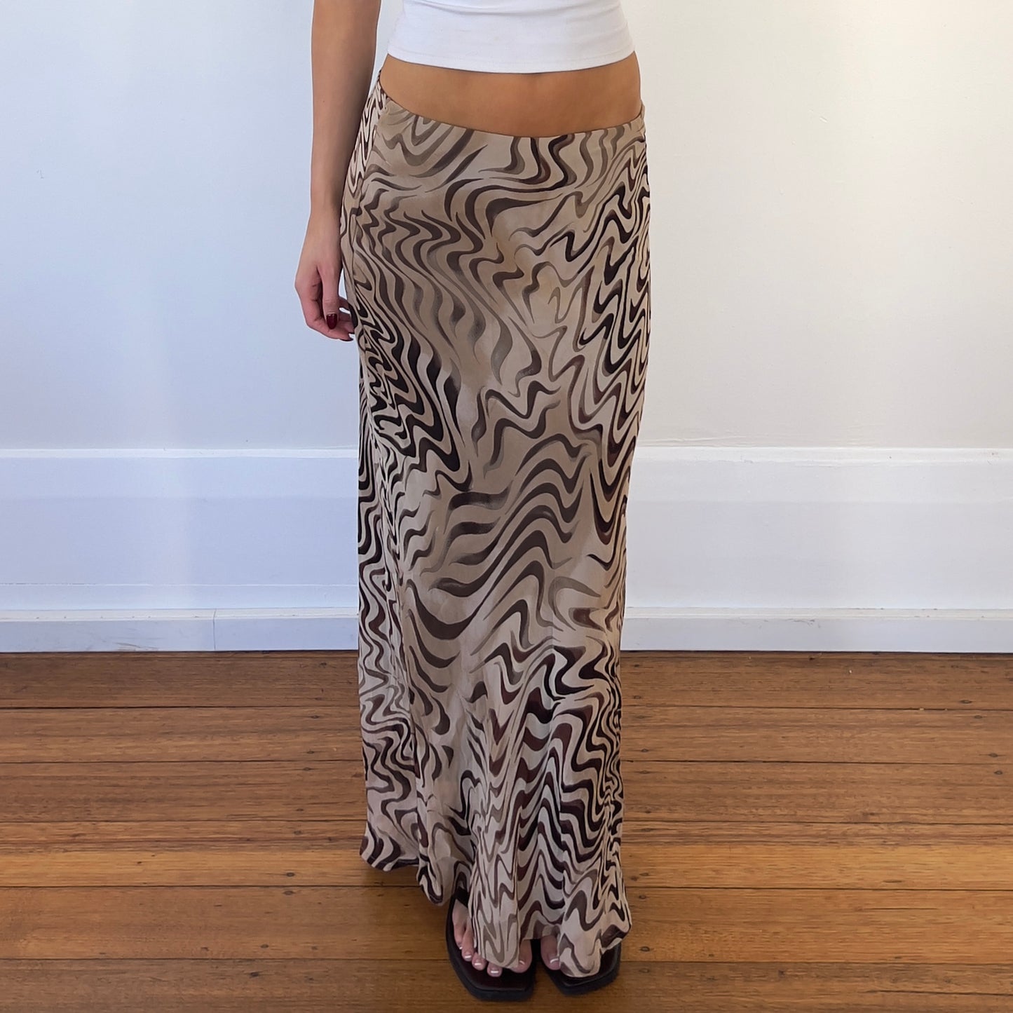 graphic print maxi skirt