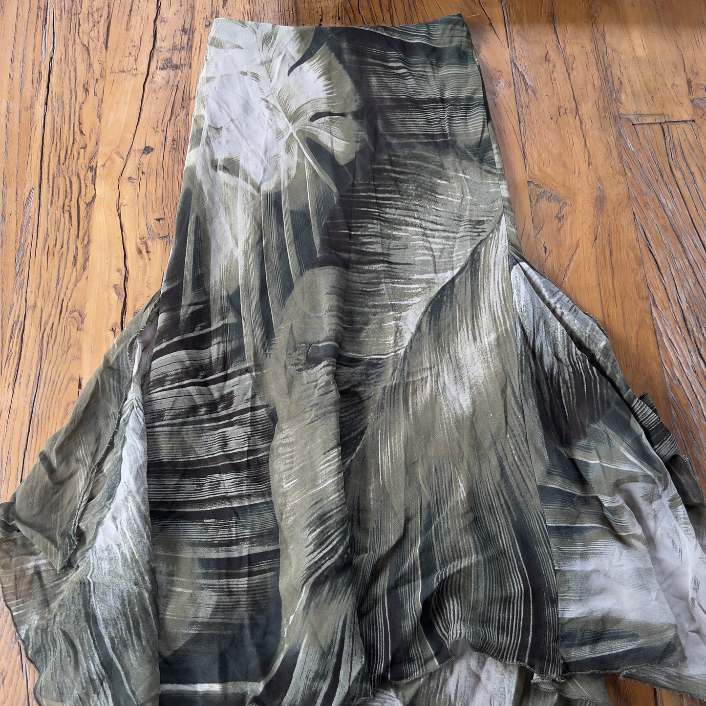 green graphic printed maxi skirt