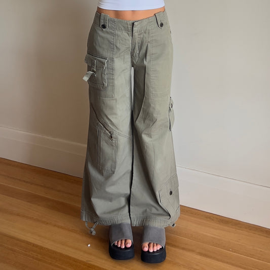 wide leg cargo jeans