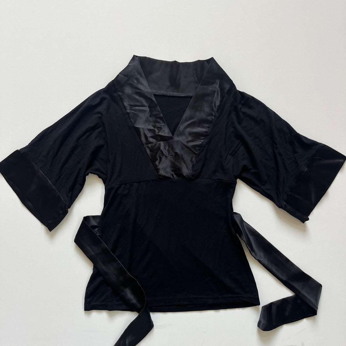 black tie up tee