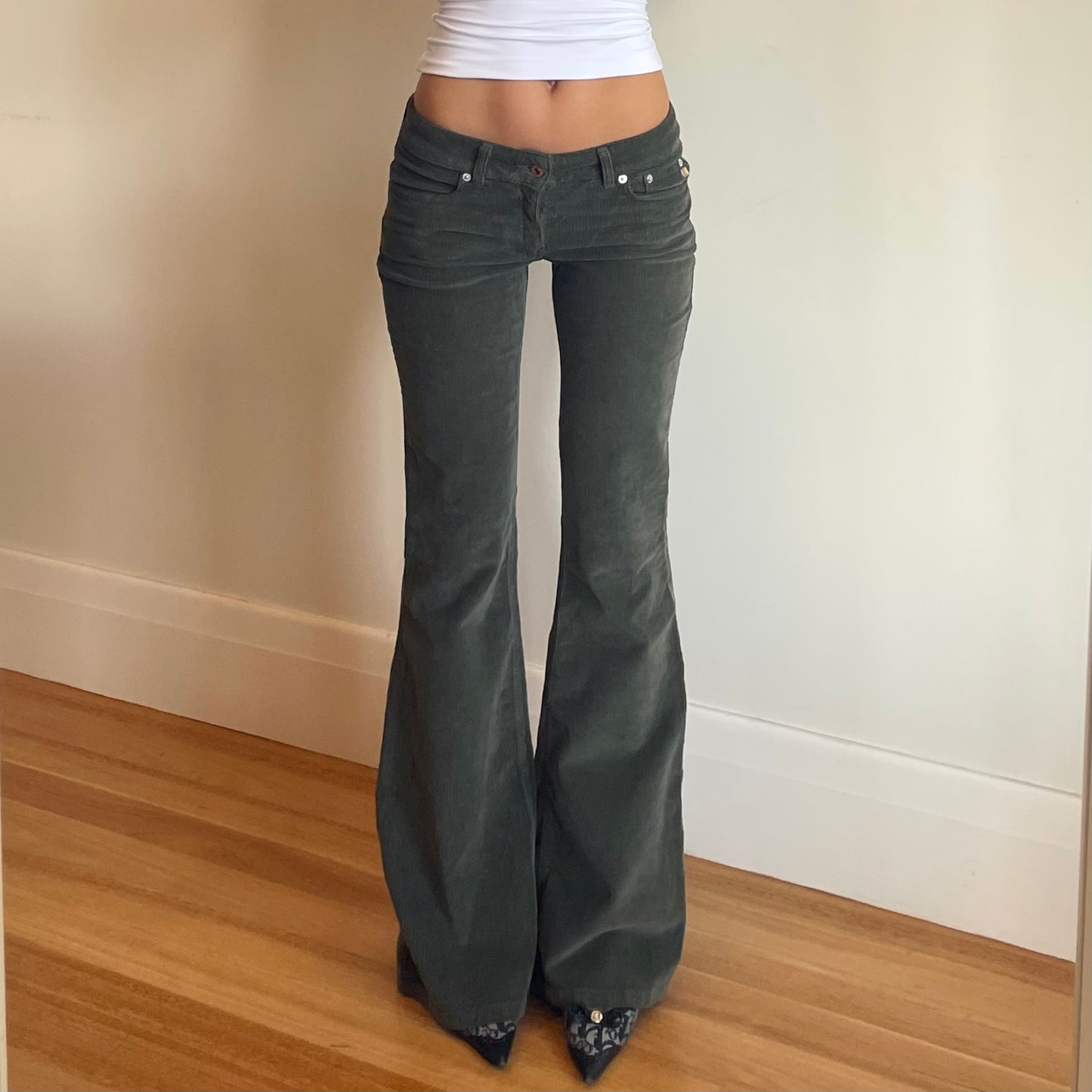 low rise flared corduroy pants - size AU 6-8