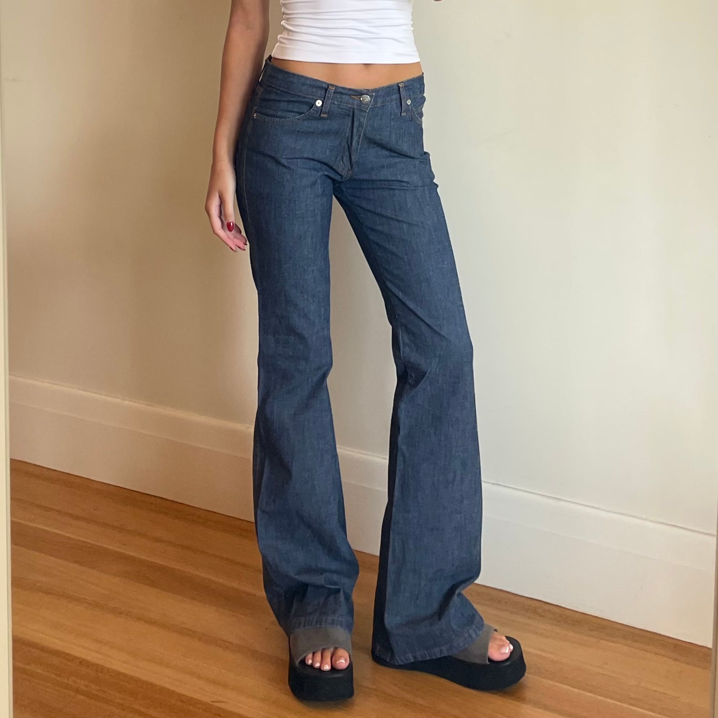 mid rise flared jeans - Size AU 6-8