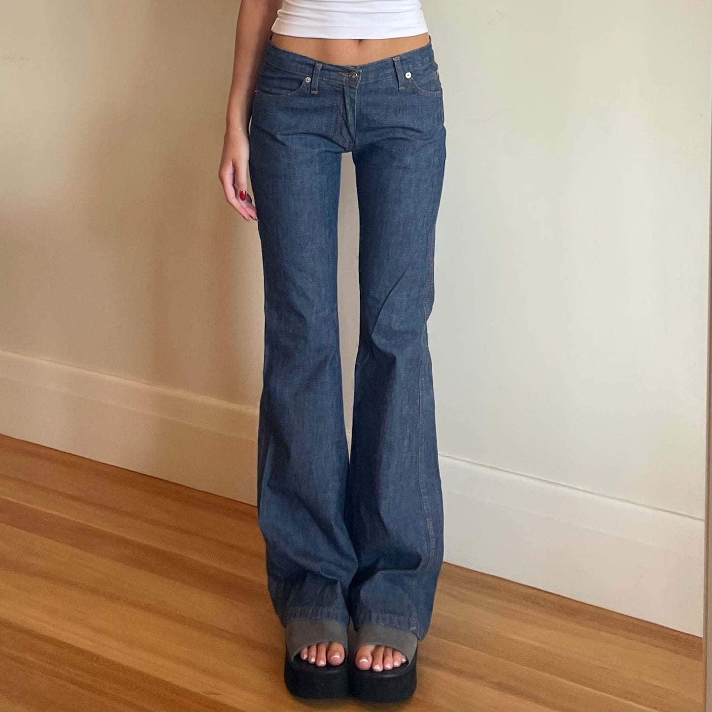 mid rise flared jeans - Size AU 6-8