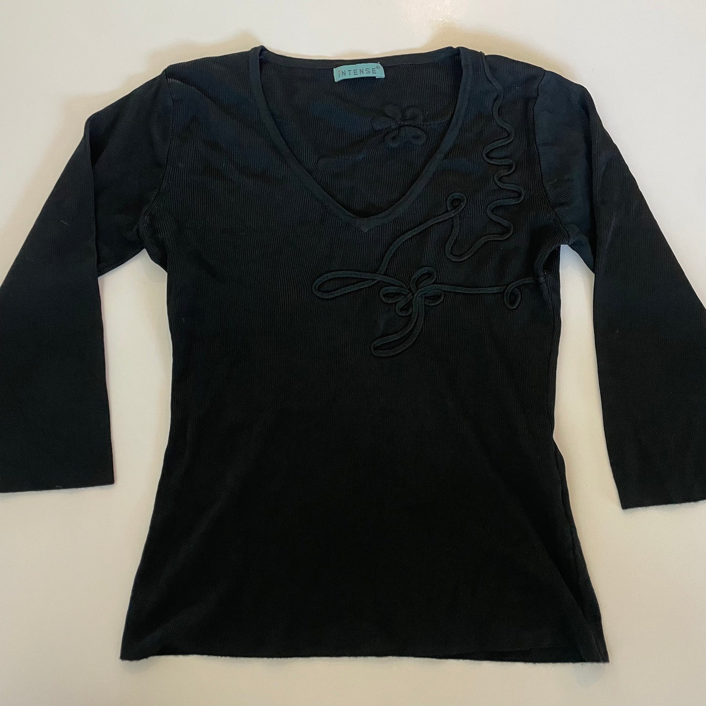 black 3/4 sleeve top