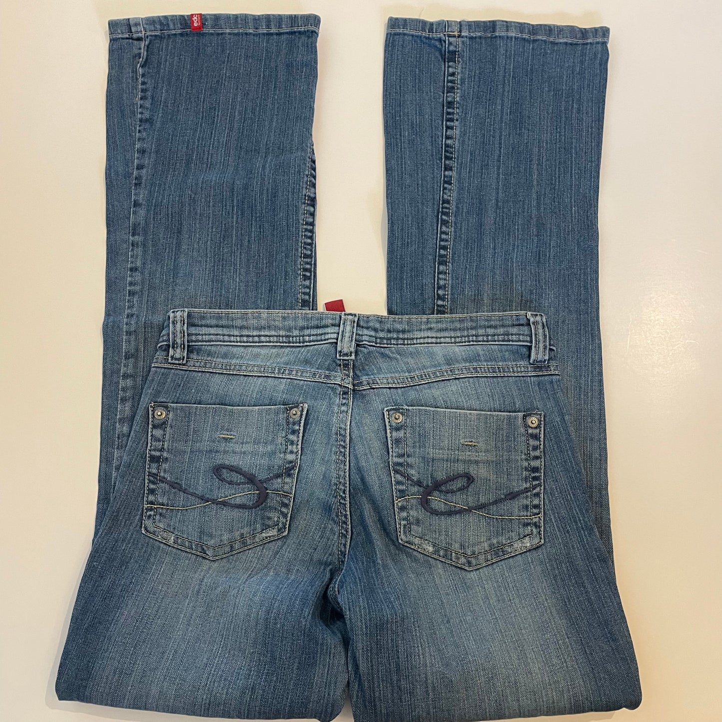 mid rise flared jeans - Size AU 6-8